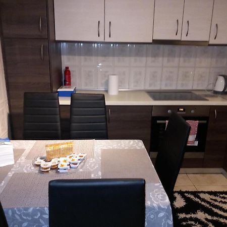 Ferienwohnung Airport'S Close, Cozy Flat For 6 Persons Markópoulon Exterior foto